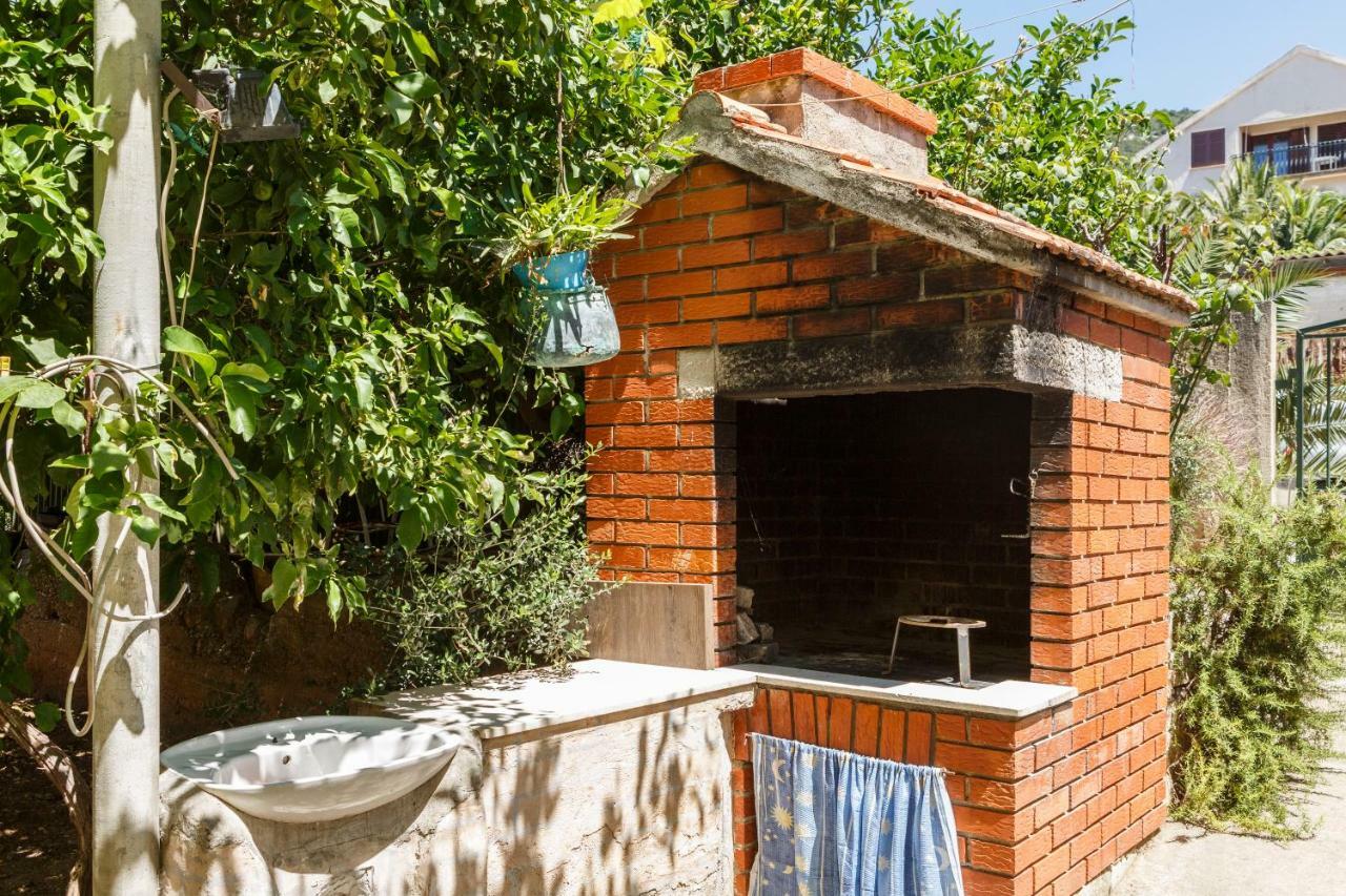 Comeissa Komiza Exterior photo