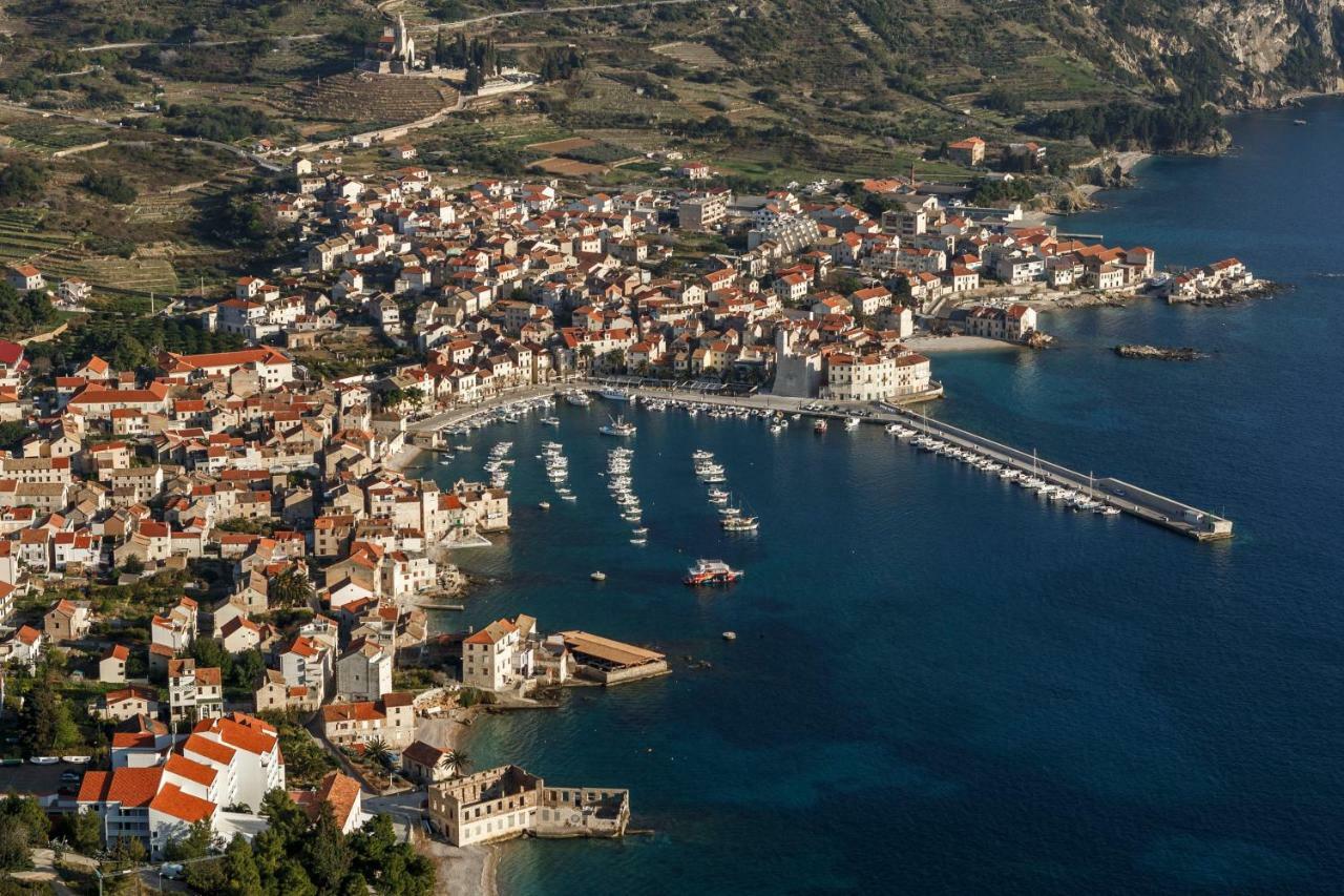 Comeissa Komiza Exterior photo