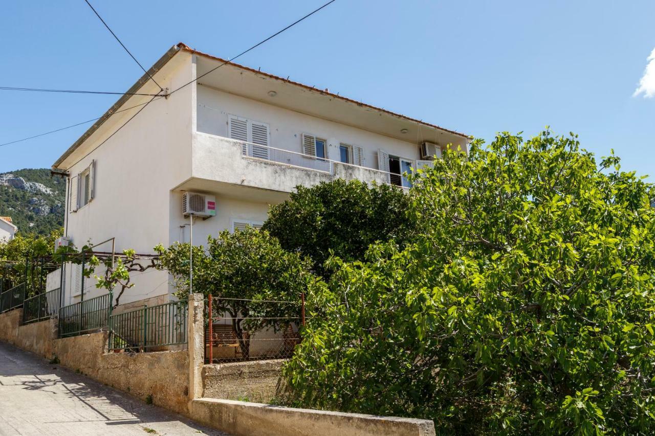 Comeissa Komiza Exterior photo